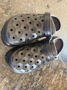 Unisex Joybees Faux-Fur Lined Clogs - Black